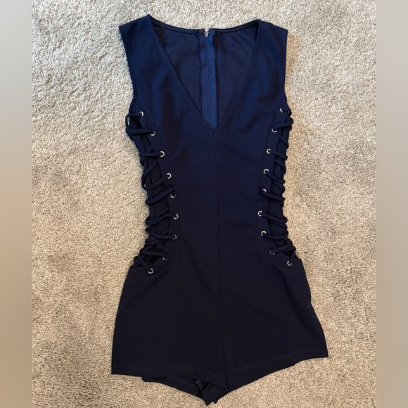 NWOT! Navy Lace-Up Romper. Size S - Picture 3 of 6